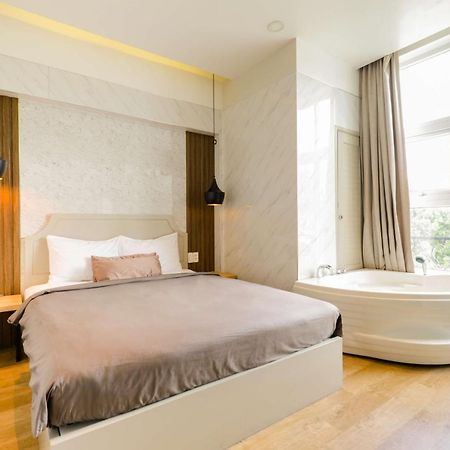 La Hotel Q10 Ho Chi Minh City Exterior photo